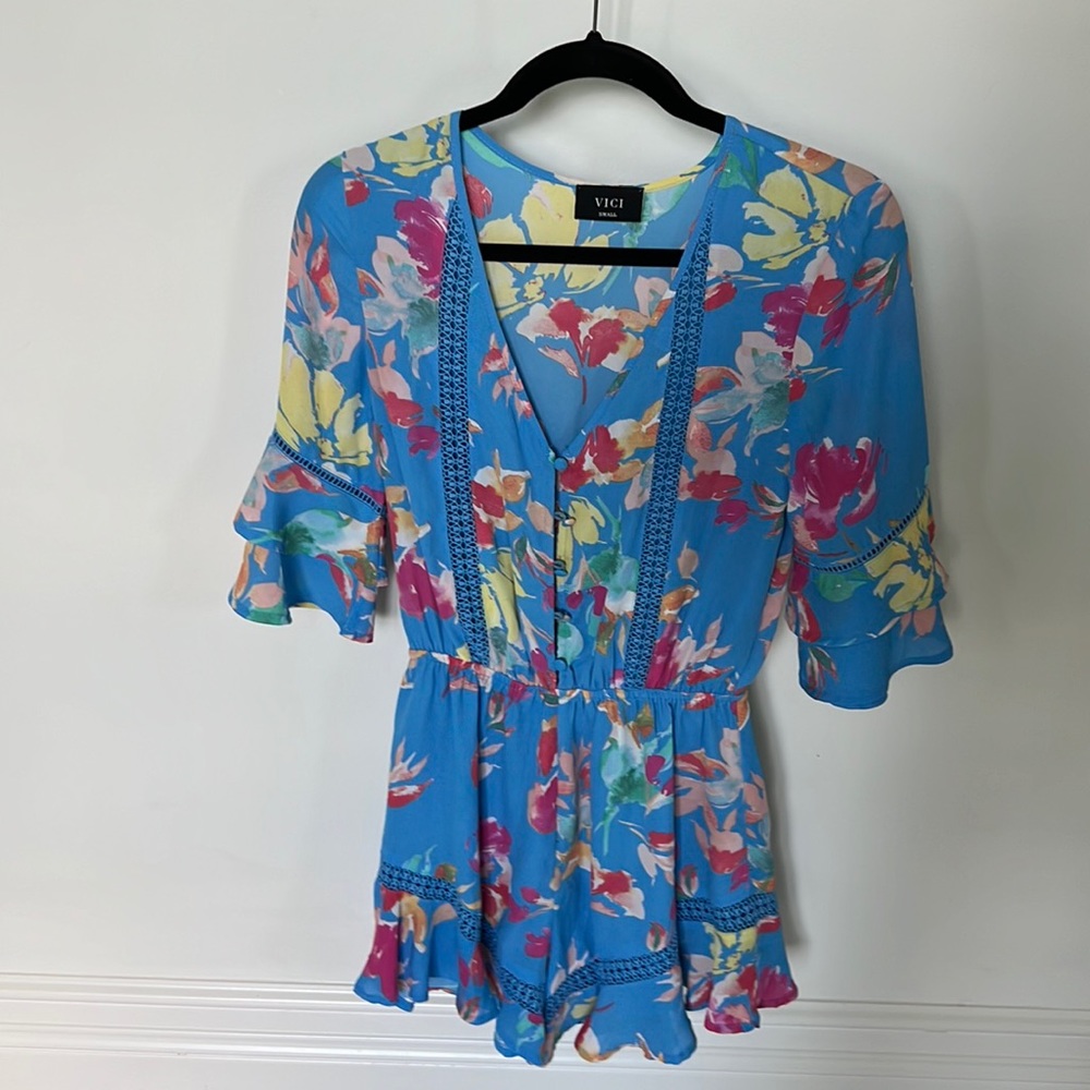 Vici floral romper